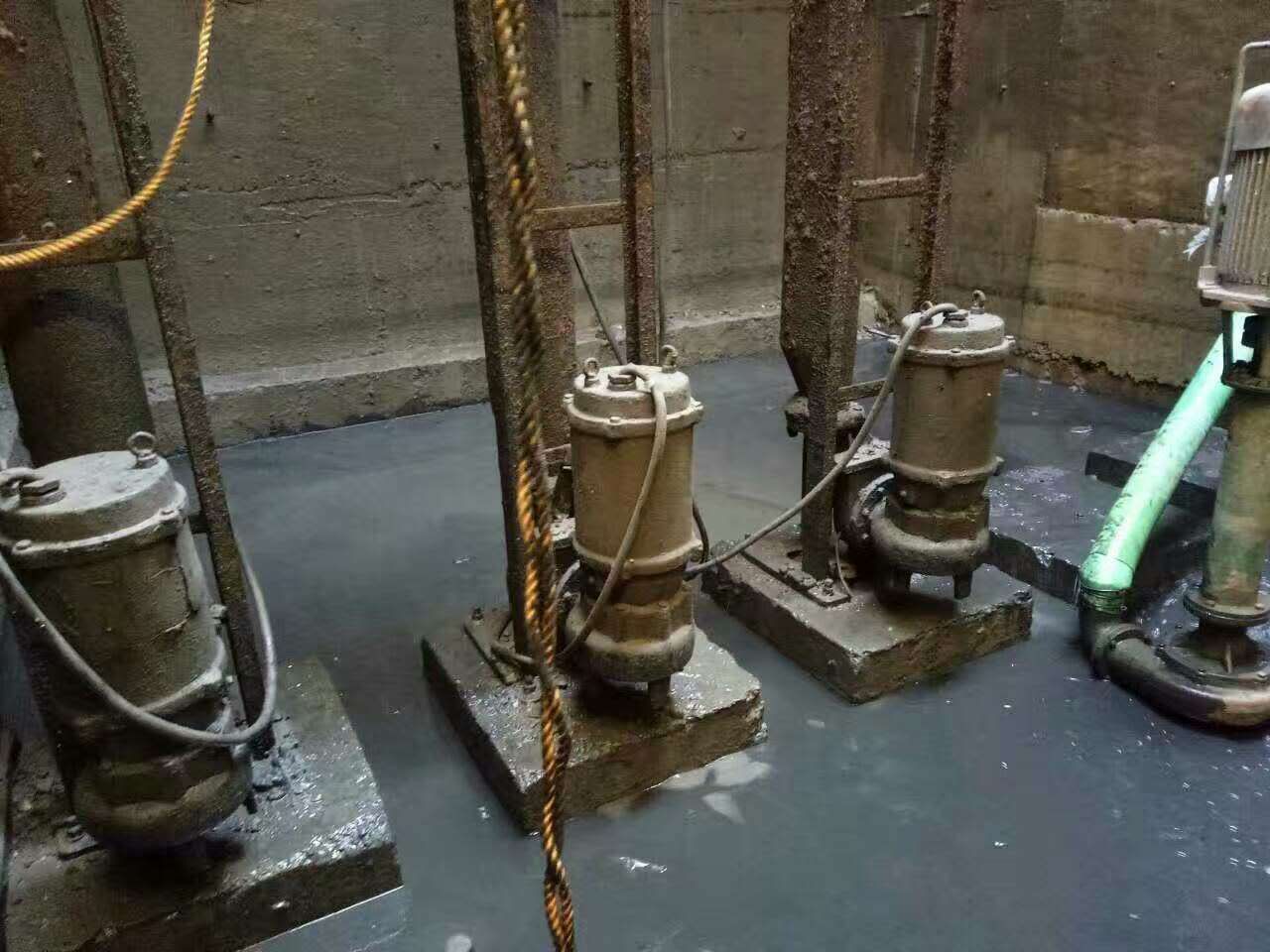 安次污水池清理